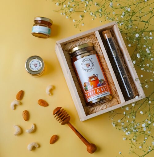 Go Honeylicious Gift Hamper (Honey and Nuts with Honey Jellies)